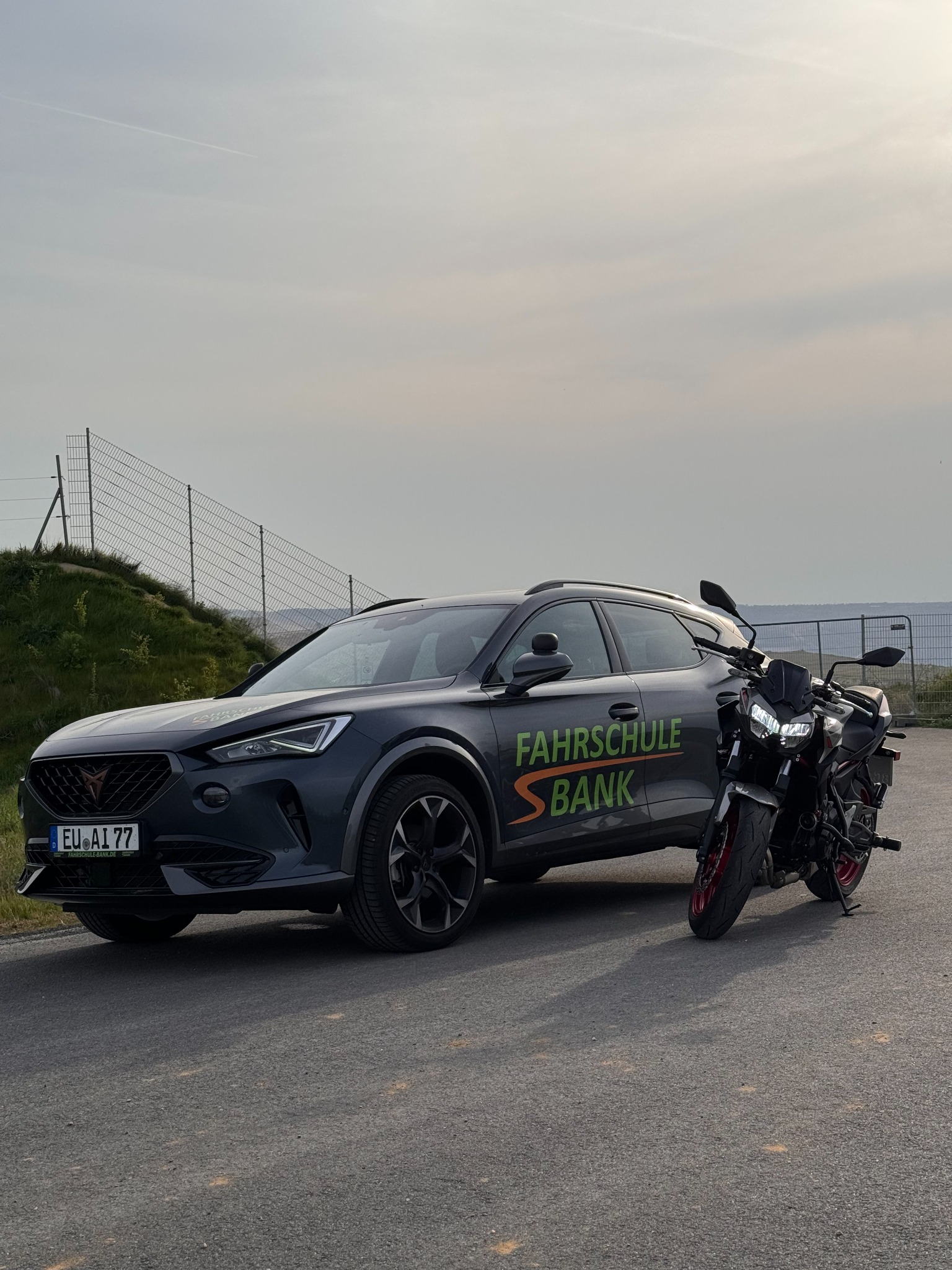 Fahrschulfahrzeuge der Fahrschule Bank Zülpich – PKW und Motorrad für alle Klassen
